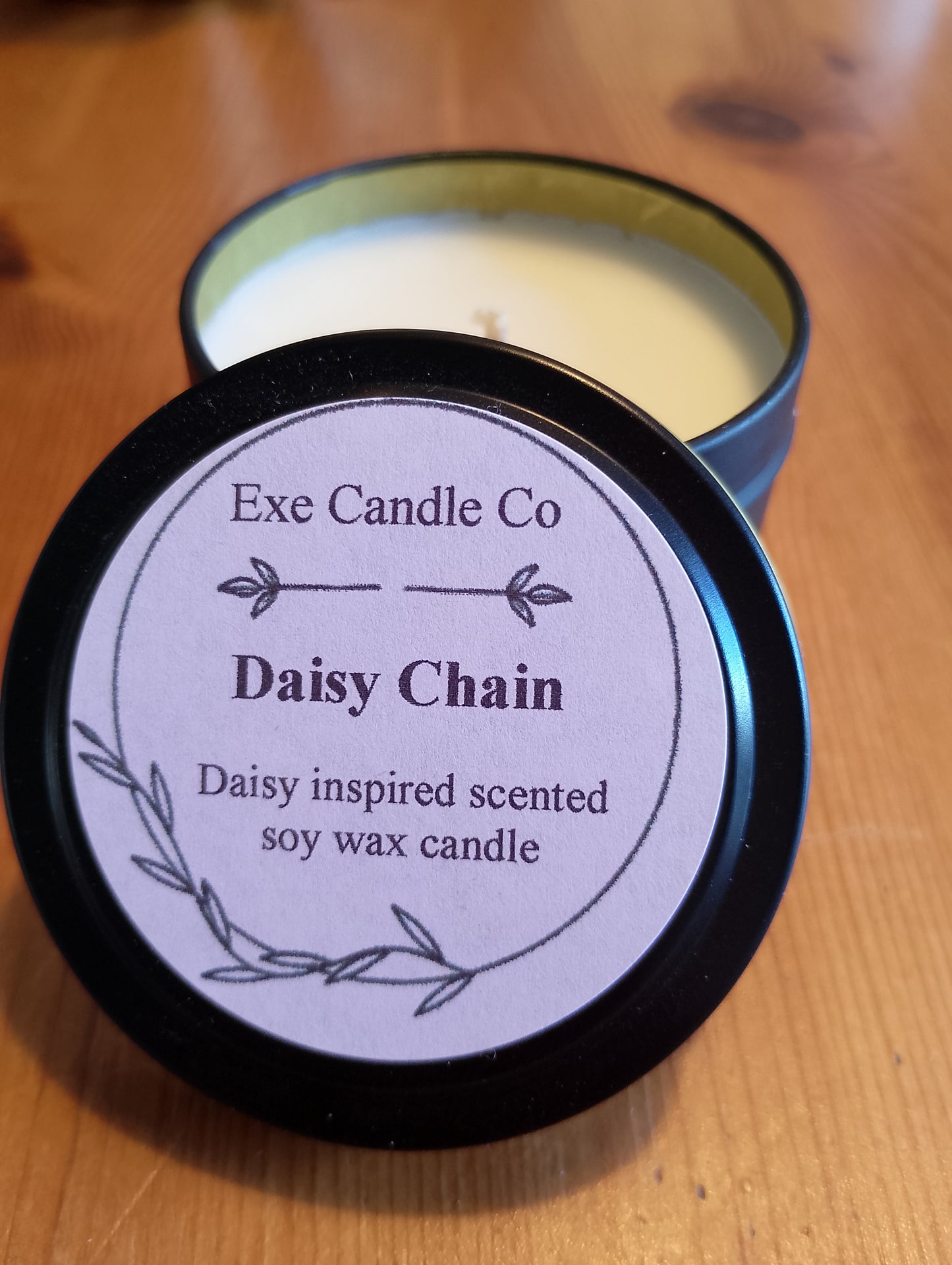 Daisy Chain - Daisy inspired candles and wax melts