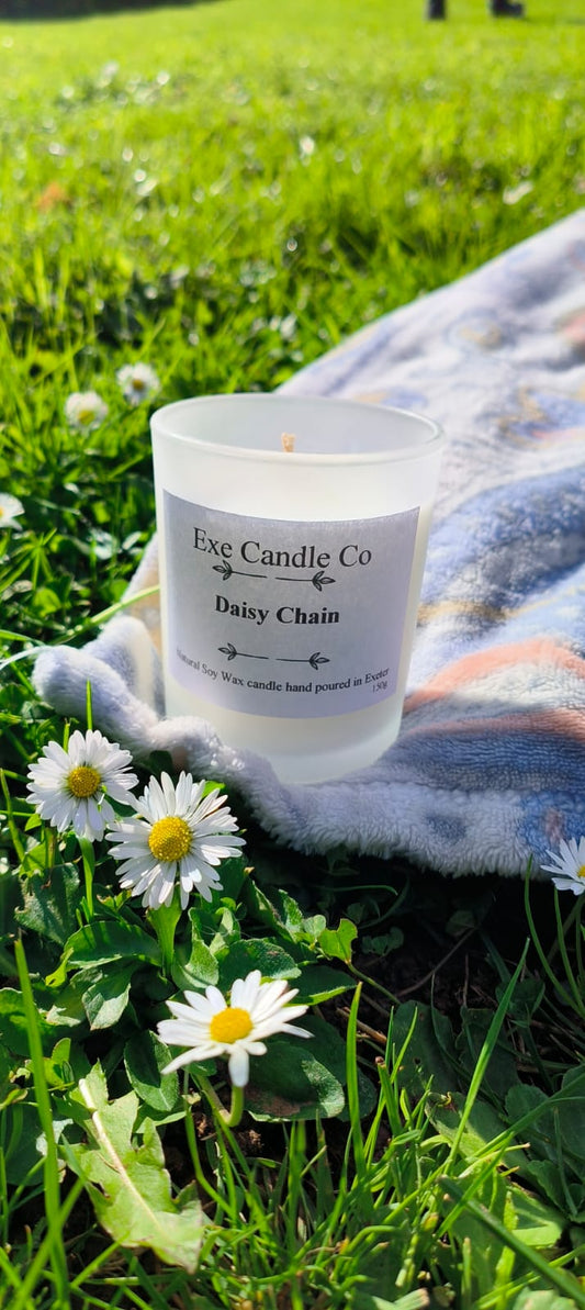 Close up of Daisy, Daisy Chain, soy wax candle, soy wax melts, scented candle and wax tarts. Luxury soy wax candle