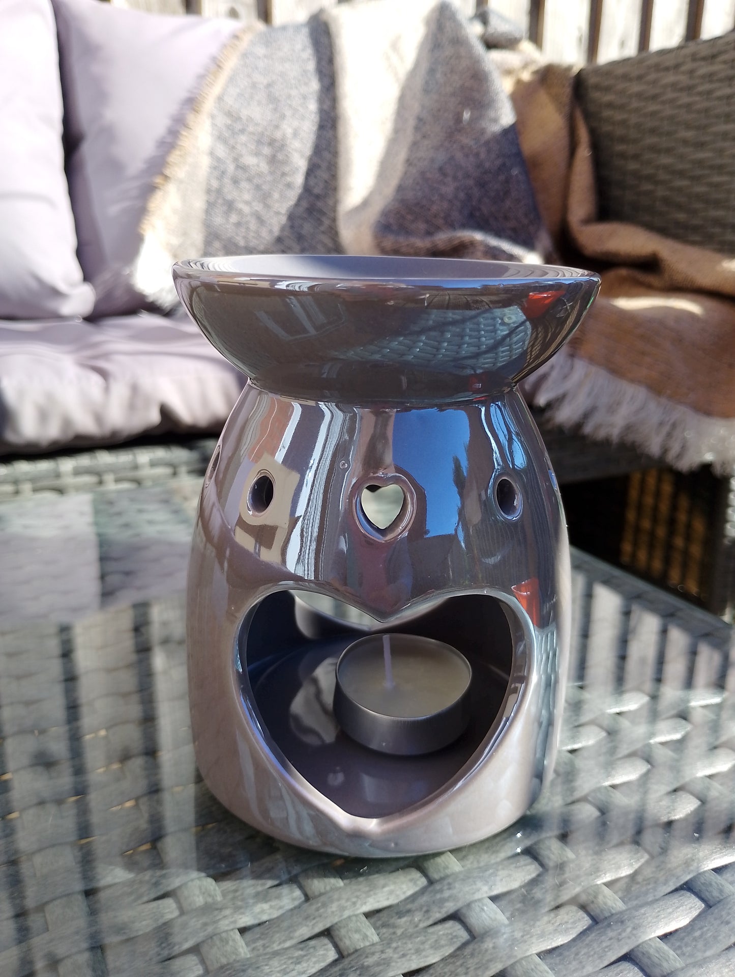 Wax Melt Burner in grey and white. Stunning pearl and marbled glazing