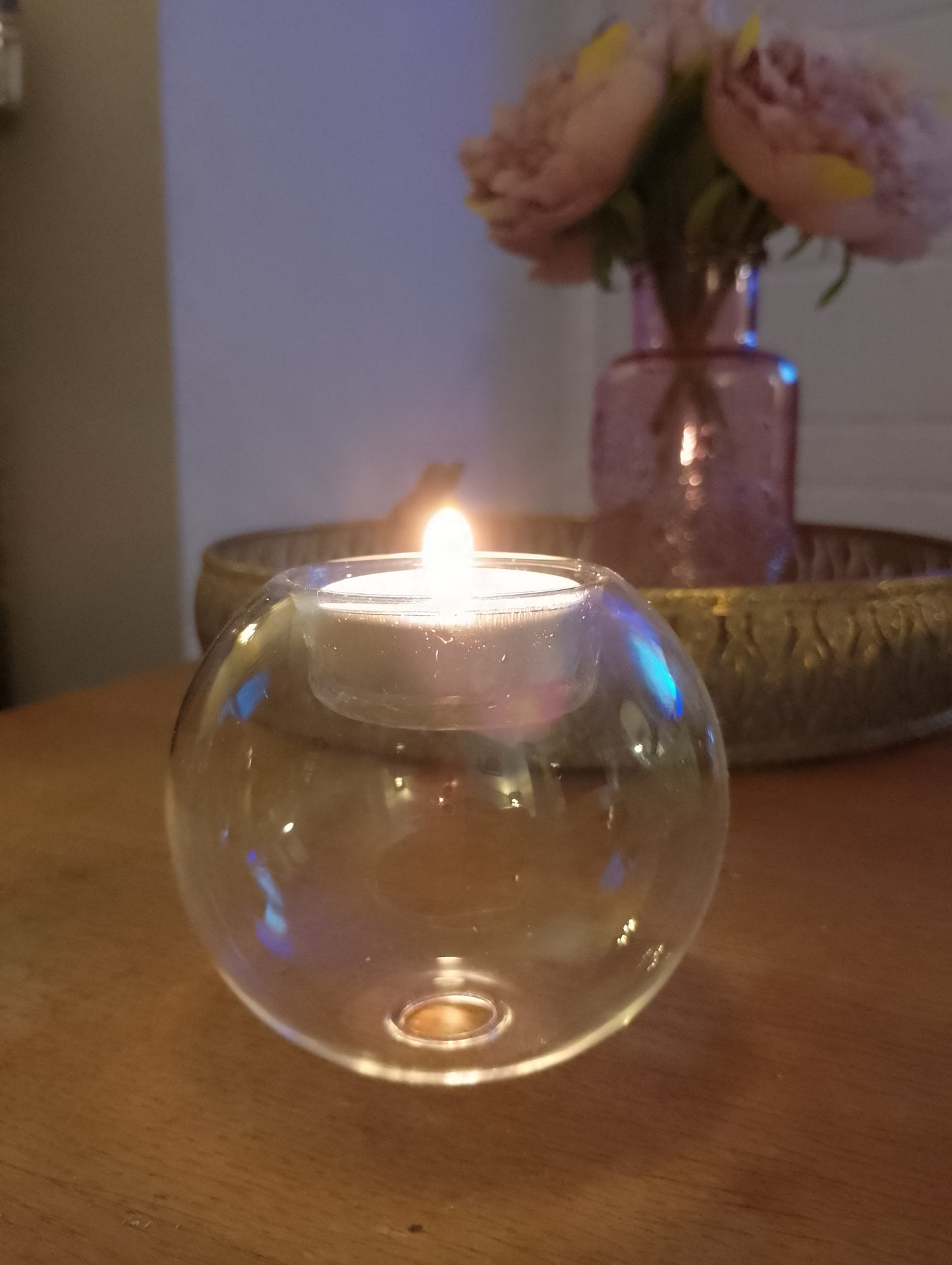 Tealight holder - glass bubble shaped tealight candle holder